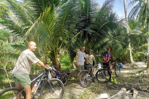 Passeio de bicicleta de dia inteiro pelo mercado flutuante saindo de BangkokExcursão de bicicleta de dia inteiro a Damnoen Saduak saindo de Bangkok