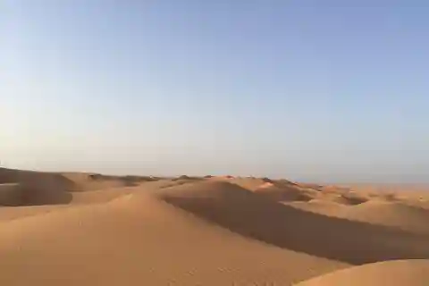 From Muscat: Private Safari Desert, Overnight & Wadi Khalid