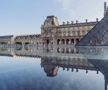 Louvre Museum Masterpieces Tour with Reserved Access
