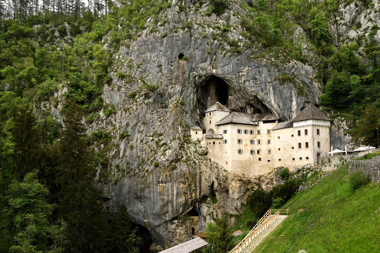 Zagabria: Escursione privata a Lubiana, alle grotte e al castello di Postumia