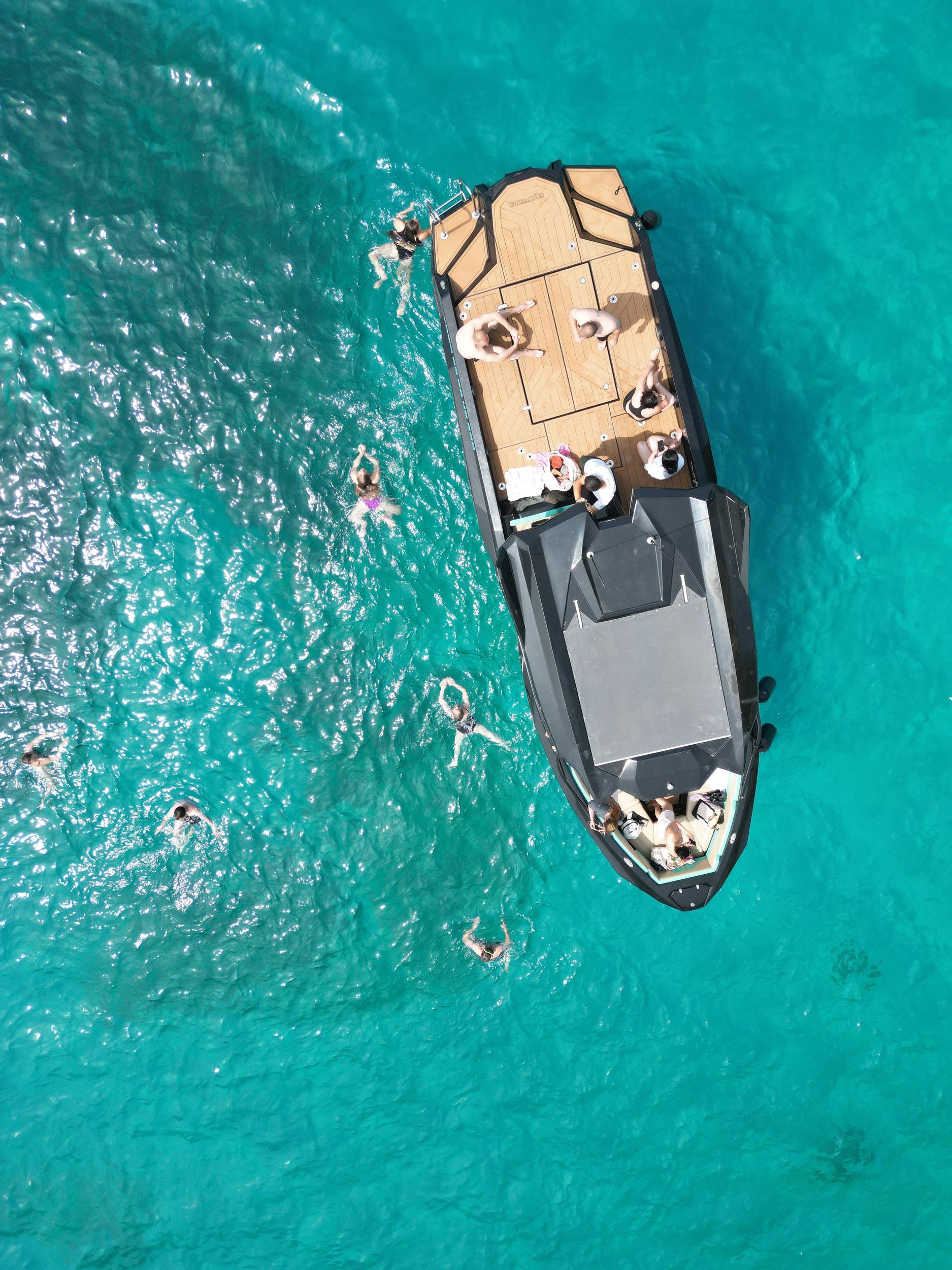 Von Himarë zur Piratenhöhle: Bootstour zu 11 Sehenswürdigkeiten mit 3 Schwimmpausen