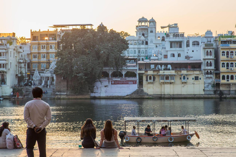 Udaipur: Heritage & Culture Walking Tour with Guide Udaipur: Heritage and Cultural Walking Tour
