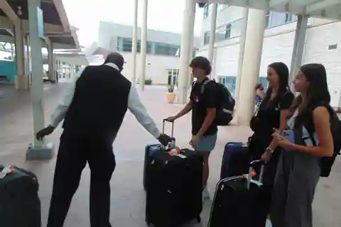 Shared Shuttle Transfer to NAS Airport - Departure