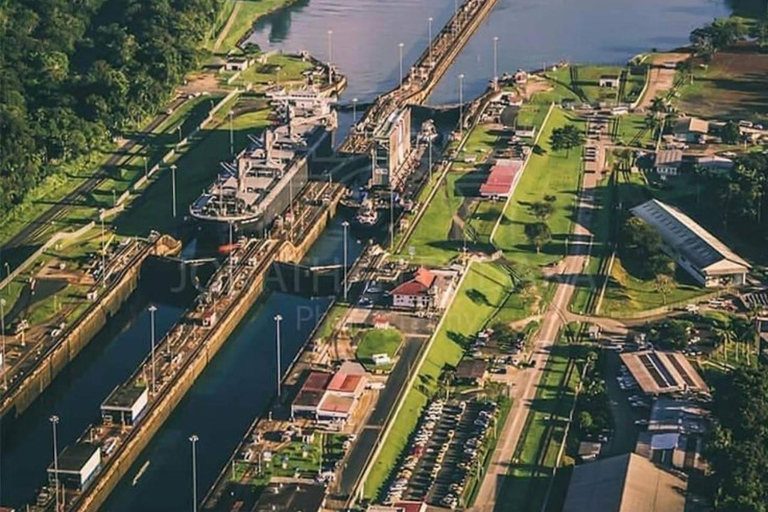 Panama City: Canal, Casco Antiguo, and Amador Tour