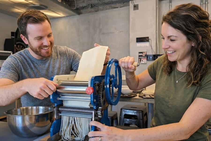 Tokio: Ramen-Kochkurs in Shibuya – von Grund auf bis zu deiner eigenen Schale!. Foto: GetYourGuide Tokio: Ramen-Kochkurs in Shibuya – von Grund auf bis zu deiner eigenen Schale!. Foto: GetYourGuide