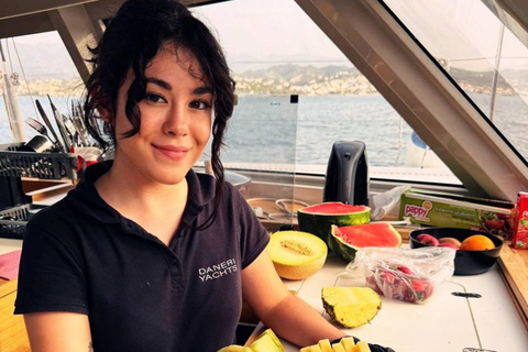 Kissamos : Croisière en catamaran de luxe à Balos et GramvousaBillet VIP