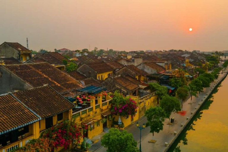 Z Hoi An na międzynarodowe lotnisko Danang/Da Nang - prywatny samochód