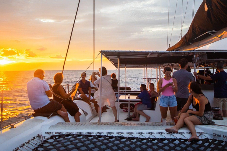 Batumi: Sunset Yacht Cruise with Free Glass of Wine