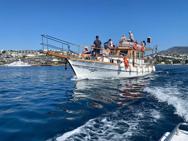 Bodrum boat trip starting from Gümbet beach