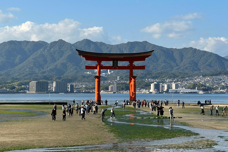 Hiroszima i Miyajima UNESCO - 1-dniowa wycieczka autobusowaZ dworca JR Hiroshima (bez lunchu)