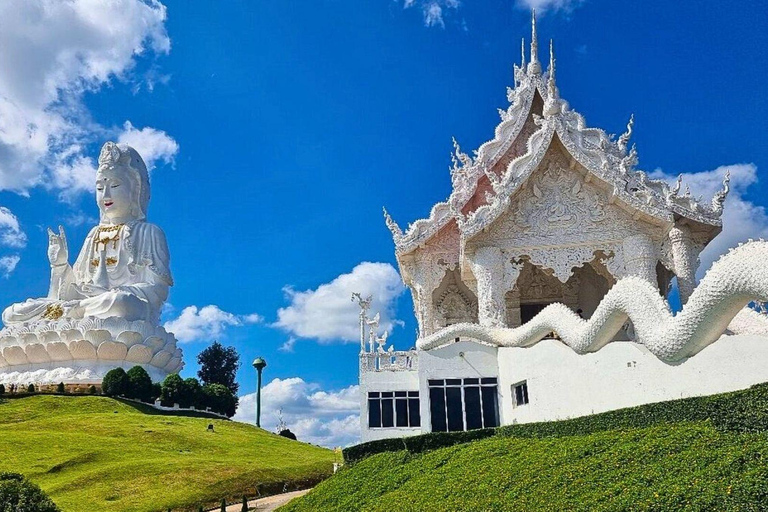 Chiang Mai: Templi del Buddha bianco, blu e grande a Chiang Rai