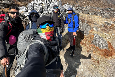 Rolwaling Valley Trek: odkryj święte jeziora przez 12 dni