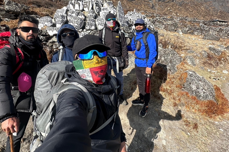 Rolwaling Valley Trek: odkryj święte jeziora przez 12 dni