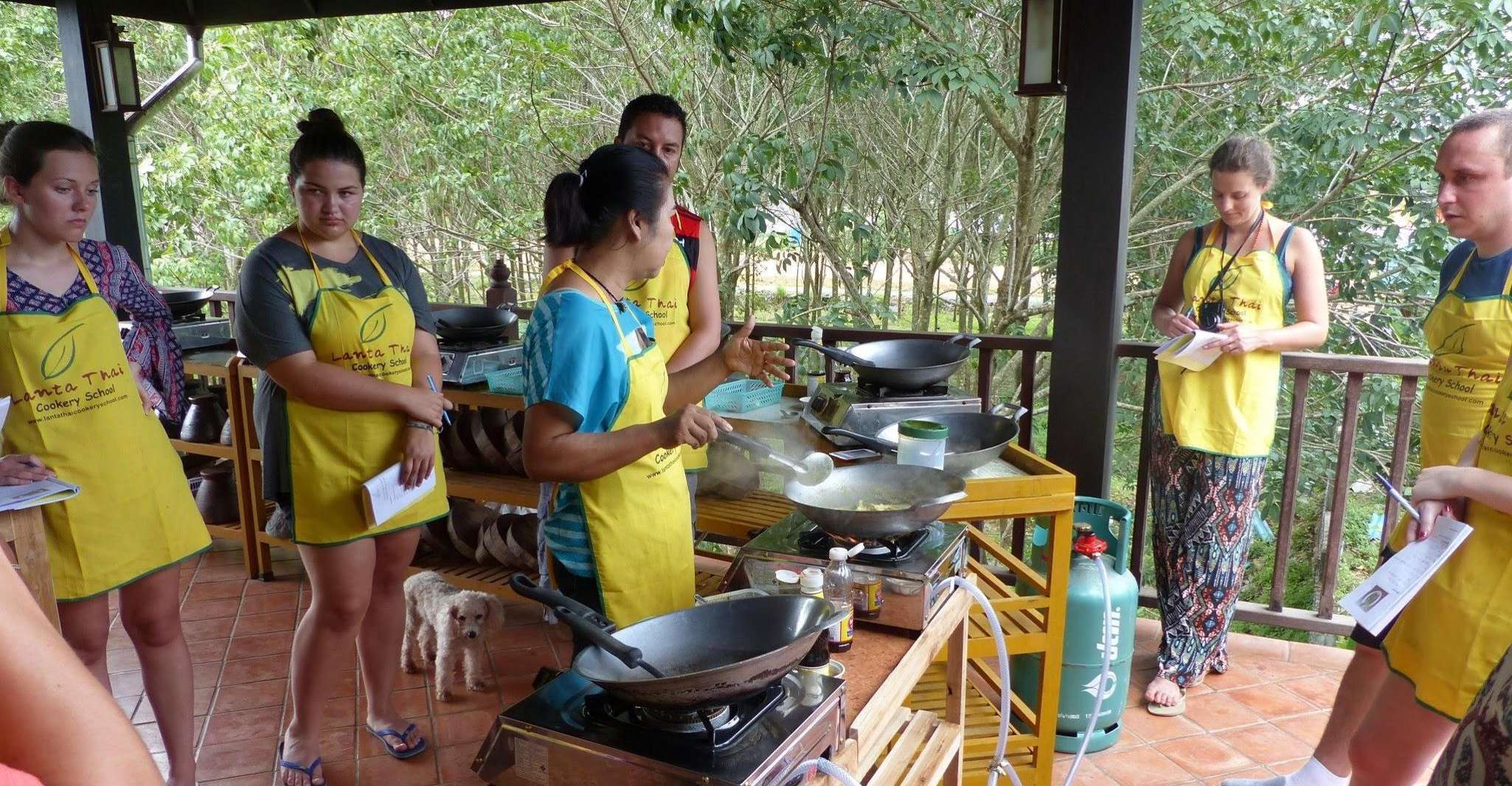Koh Lanta, Lanta Thai Cookery School'da Akşam Kursu - Hizvo