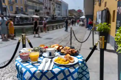 Milão: Cruzeiro no Canal Naviglio Grande com Brunch