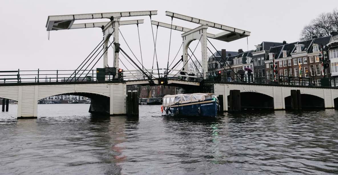 Afbeelding 3 van Amsterdam: de nieuwste grachtenrondvaart met drankje