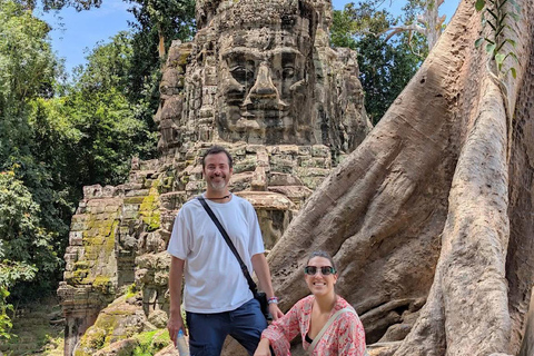 Siem Reap: Private Angkor Wat Tuk-Tuk Tour in Spanish Angkor Wat Sunset & Small Circuit (Spanish-Speaking Guide)