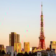 Tokio: Kaiserpalast, Turm und Bahnhof – geführte Tour