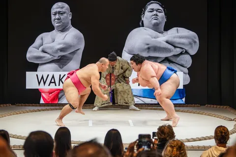 Osaka: Sumo Stadium Show met Bento & Gevecht + Fotosessie
