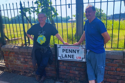 Liverpool: Private Beatles Taxi Tour with Guided Walk Finale