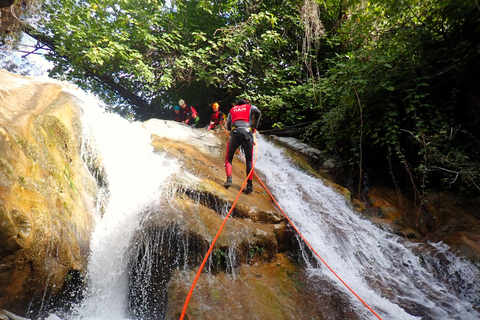 Sierra de las Nieves: Zarzalones Canyoning For Rappel Lovers From Yunquera: Private Canyoning Tour to Zarzalones Canyon