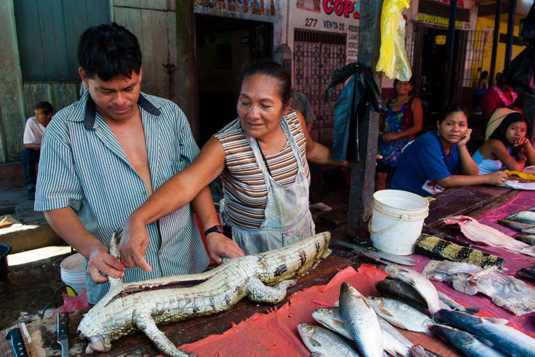 Upptäck Iquitos: Stadsvandring och marknaden i Belen