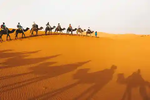 Excursión de lujo de 5 días de Marrakech a Erg Chebbi por el desierto