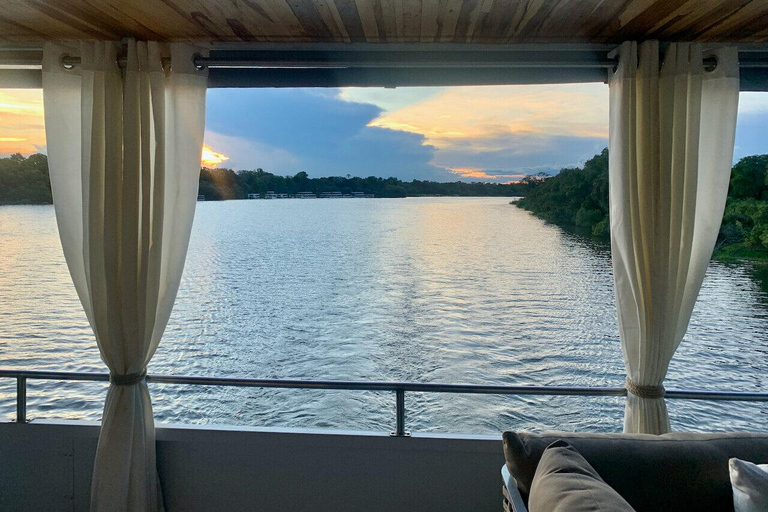 Zambezi Cruise: Luxe Zonsondergang Cruise: De Zambezi Explorer