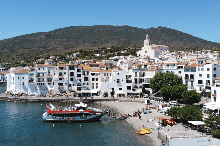 Von Roses: Kreuzfahrt an der Costa Brava nach Cadaqués. Foto: GetYourGuide Von Roses: Kreuzfahrt an der Costa Brava nach Cadaqués. Foto: GetYourGuide