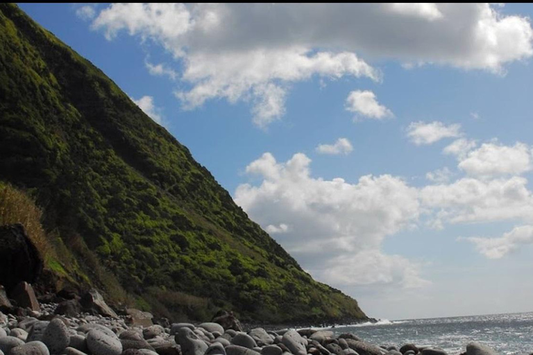 São Jorge: Ida e volta da ilha até 7 horas.Ilha de São Jorge: Ida e volta 7 horas.