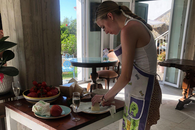 Sorrento: Cooking Class with Live music, wine and Limoncello