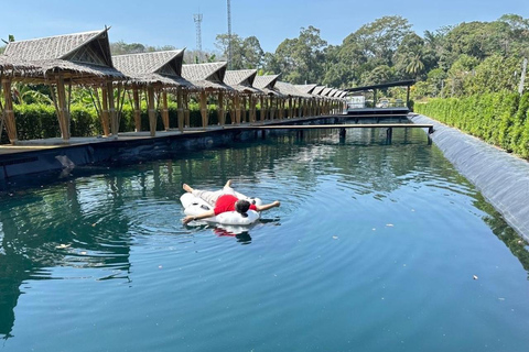 Khao Lak: Bamboe raften, olifanten voeren &amp; waterpark tour