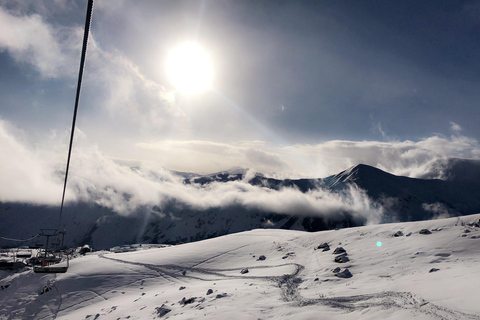 Kazbegi: esplora il paese delle meraviglie alpine della Georgia in un giorno!