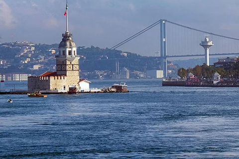 Istanbul: Private Bosphorus Yacht Tour