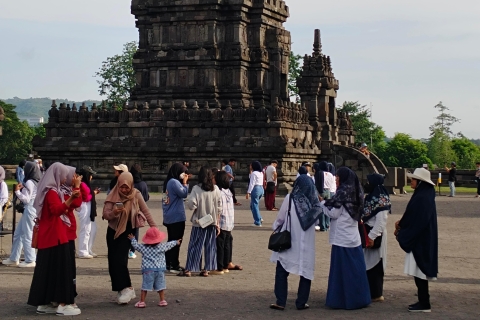 10-godzinna wspinaczka do świątyni Borobudur i Prambanan.Wycieczka do świątyń Borobudur i Prambanan.