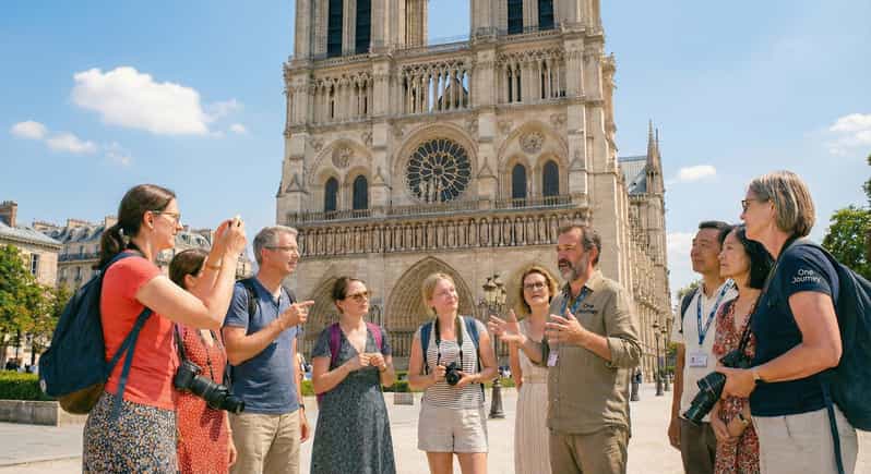 Paris: Notre-Dame Professional Guided Tour with Free Entry
