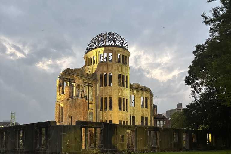 Hiroshima Peace Park & A-Bomb Dome Sunset Night Group Tour
