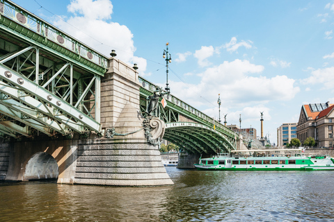 Praag: fietsboot: de zwemmende bierfietsGroepsboeking