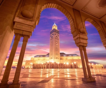 Passeio noturno pela cidade de Casablanca e jantar tradicional marroquino