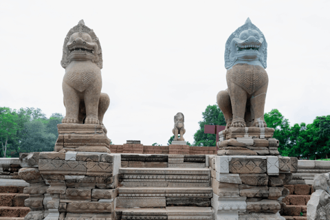 Banteay Chhmar: Journey to Khmer Fortress in the Jungle