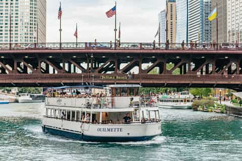 Chicago River 1.5-hour guided architecture cruise