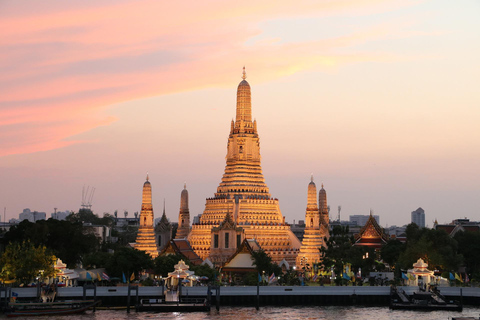 Traditional Thai Makeover, hairdo & Photoshoot at Wat Arun Traditional Makeover & Photoshoot at Wat Arun