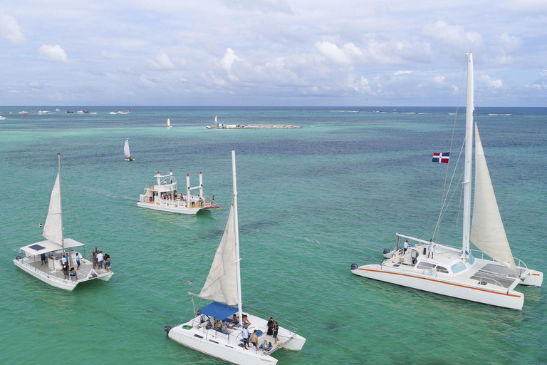 Lujo en el agua: Exclusivas excursiones en catamarán en Punta Cana