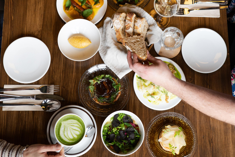 Berlin: Vegan Champagne Brunch at Bonvivant