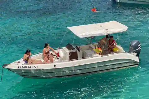 Saranda: Boat tour to 7 destinations and free umbrella