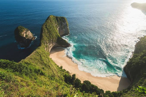 Nusa Penida: Island Sightseeing West & East Coast Day Trip Car Charter 8 Hours Explore West Coast