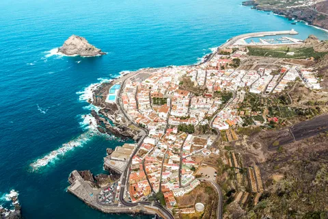 From Santa Cruz: Teide Volcano, Icod, & Garachico Tour