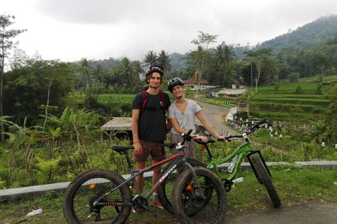 Borobudur tample, Cycling & Elo River Rafting Tour