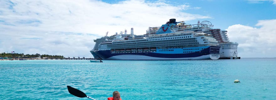 Port de croisière de Grand Turk : visite guidée en kayak et moment à la plage
