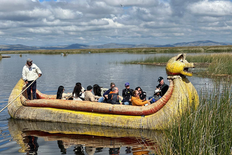 Drijvende eilanden van de Uros